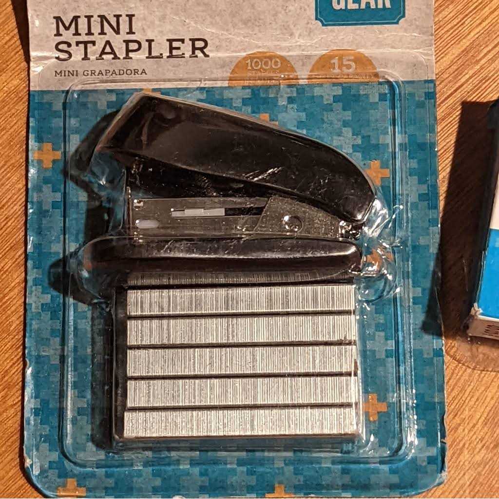 Pen + Gear Clear Furniture Cover - Zenithce