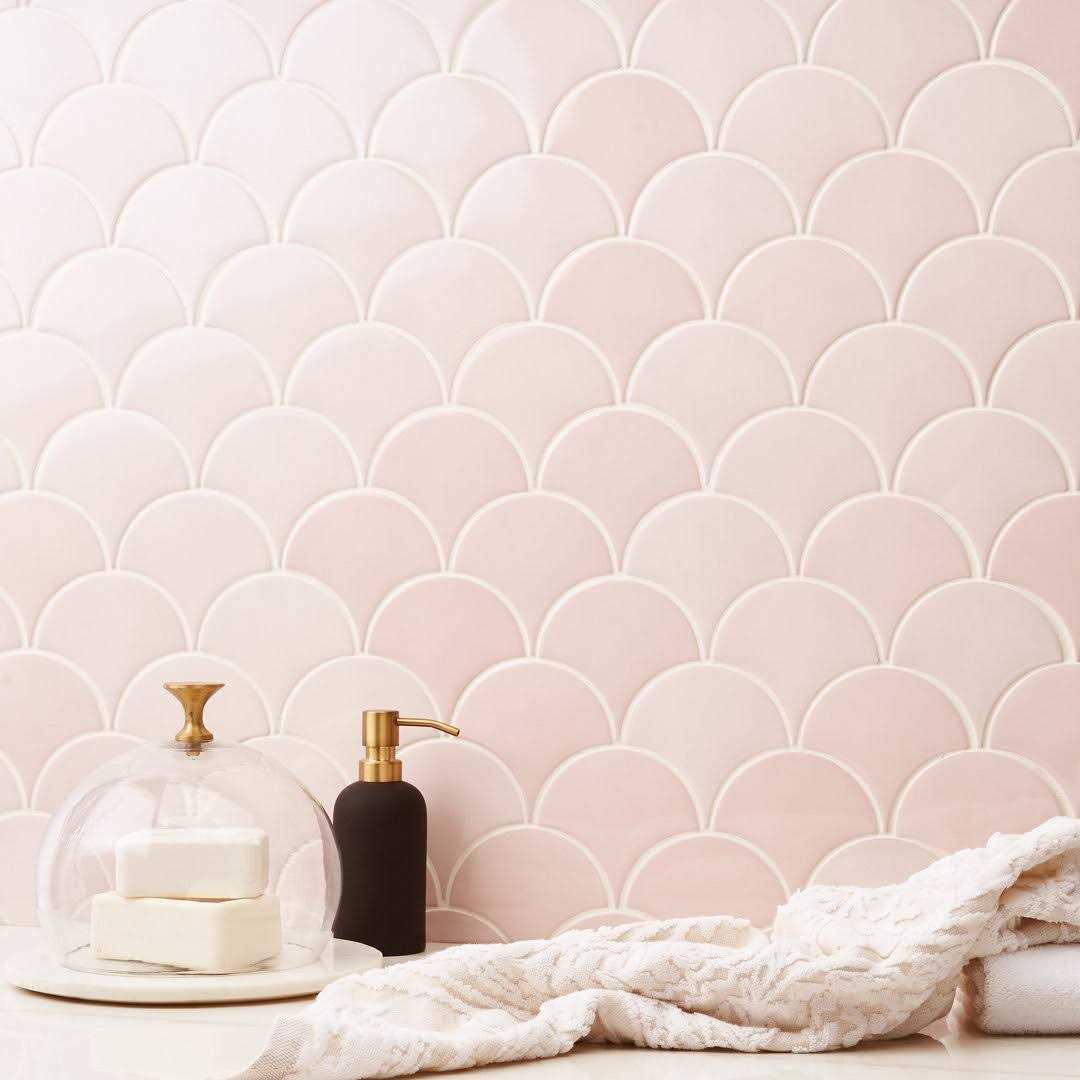 Ivy Hill Tile Beta 2.44 in. x 5 in. Scallop Polished Ceramic Wall Tile - Zenithce