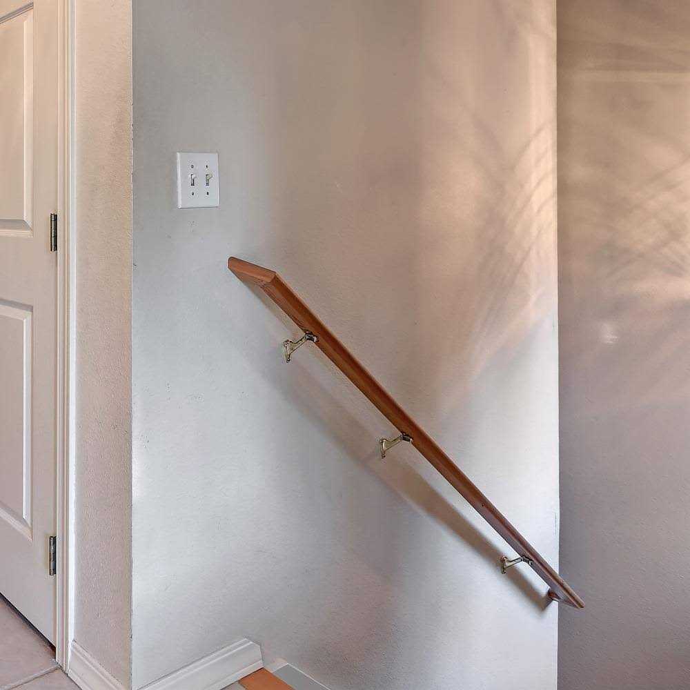 Stair Parts 55 in. x Newel - Zenithce
