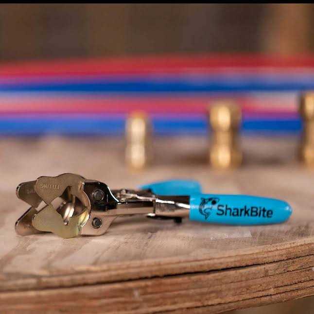 SharkBite Push to Connect 1/4 in. OD X 1/4 in. D FIP Polypropylene Adapter 25410 - Zenithce
