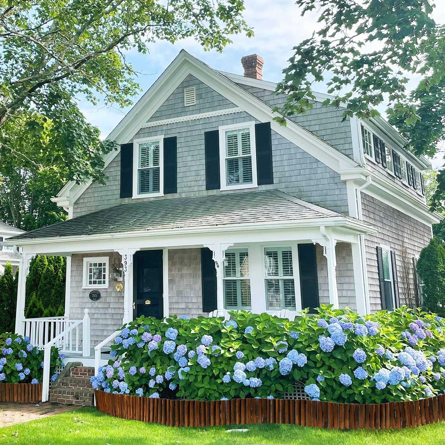 Worth Garden Wooden Short Fence Burnt Wood Finish Outdoor Landscape Edging Flexible Decorative Border - Zenithce