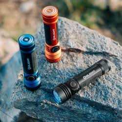 Olight Seeker 4 Pro LED Flashlight - Zenithce