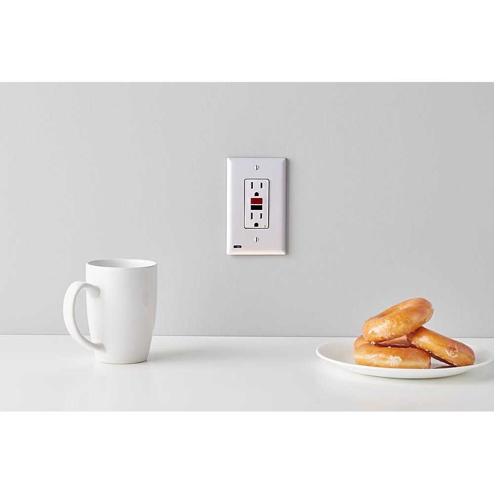 SnapPower GuideLight 2 PLUS Outlet Wall Plate White - Zenithce