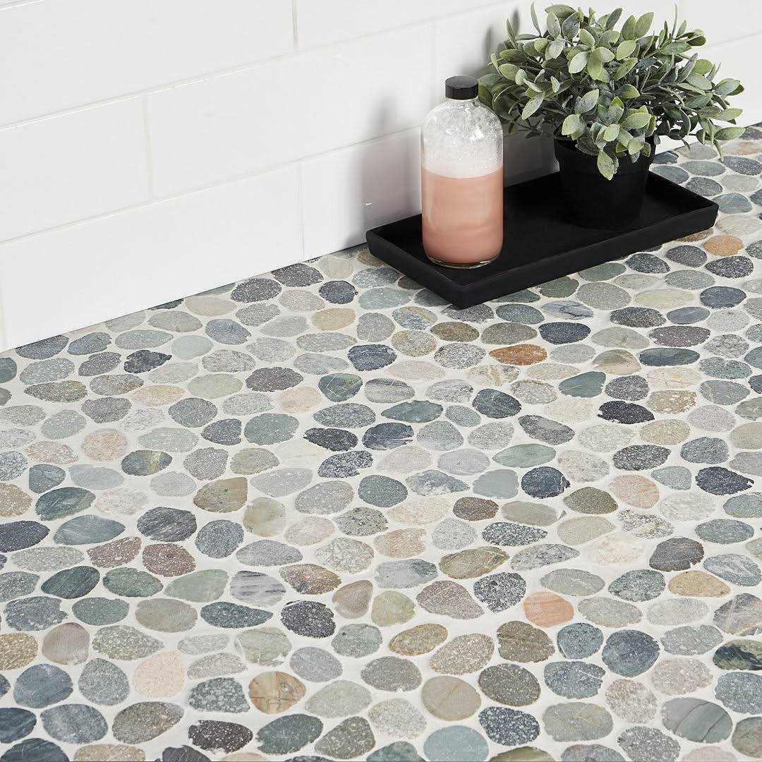 Countryside Sliced Round 11.81 in. x 11.81 in. Nature Stone Pebble Mosaic Floor and Wall Tile Ivy Hill Tile - Zenithce