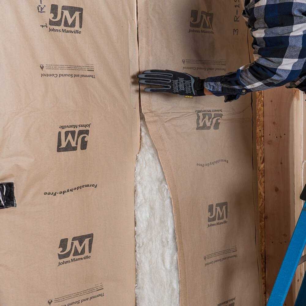 Johns Manville R19 Kraft Batt Fiberglass Insulation 133.68 Sq. ft. Coverage - Zenithce