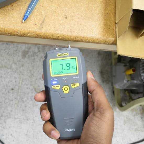 General Tools MM8 Pinless LCD Moisture Meter with Tricolor Bar Graph - Zenithce