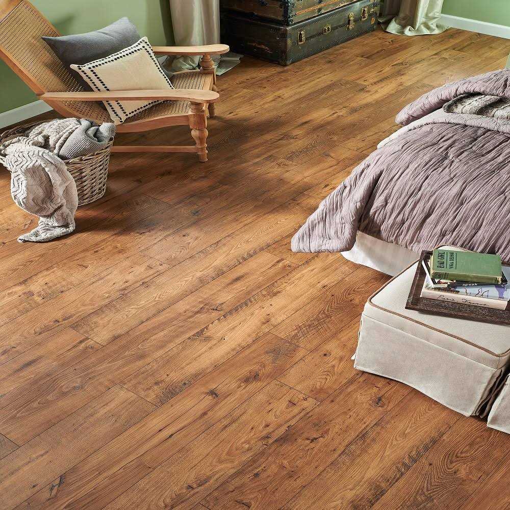 Pergo Portfolio + WetProtect Oak 10-mm T x Waterproof Wood Plank Laminate Flooring - Zenithce