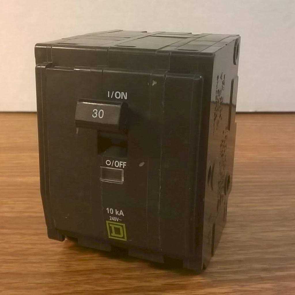 Square D QO3100BNF Enclosure Qo Circuit Breaker 240V 100A Nema 1Flush - Zenithce