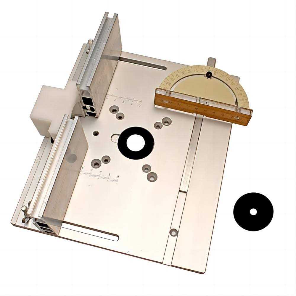 Keter Folding Work Table 750-Lb. Capacity with Extendable Legs - Zenithce