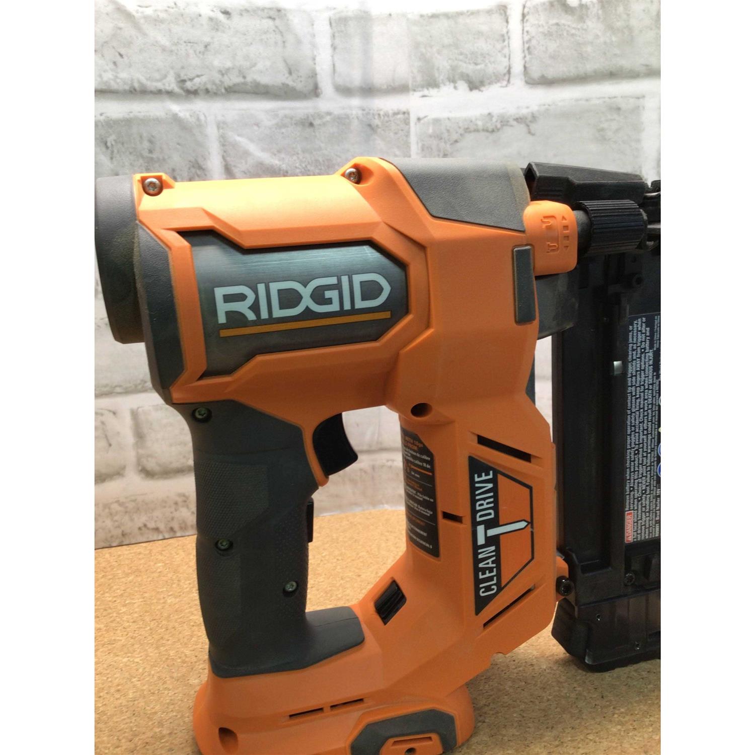 RIDGID 18V Brushless 7-1/4 in. Dual Bevel Sliding Miter Saw with 18V 4.0 Ah MAX Output Lithium-Ion Battery - Zenithce