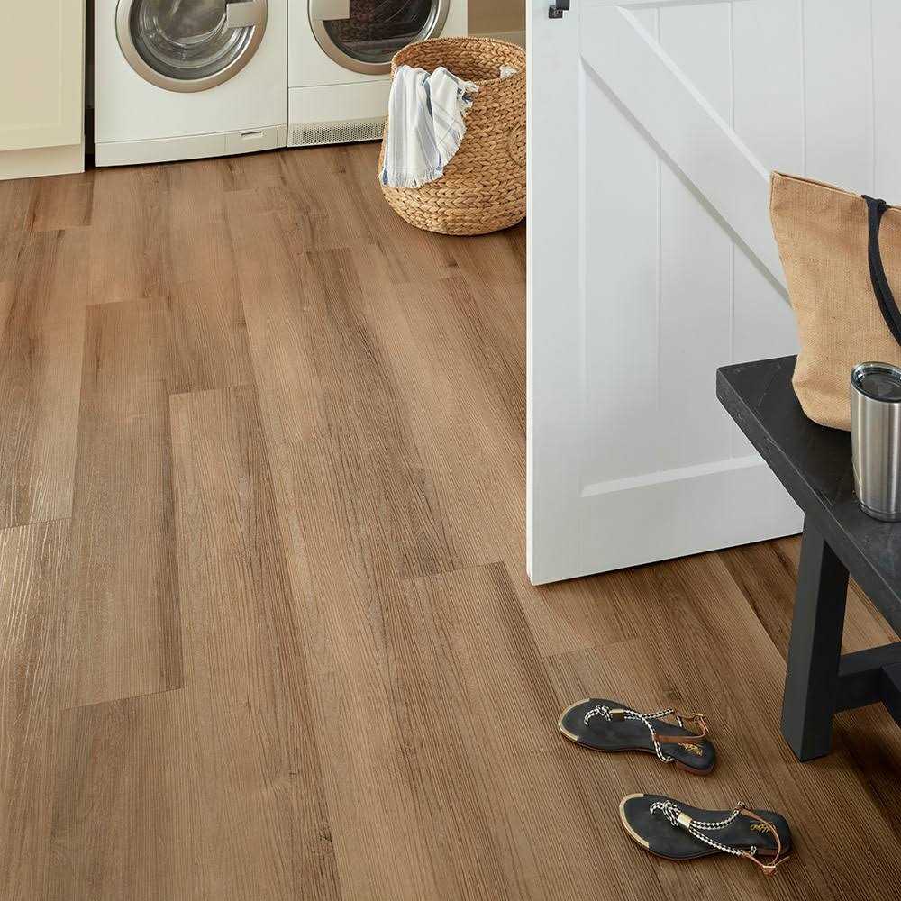 STAINMASTER Mecklenberg Pine Luxury Vinyl Plank - Zenithce