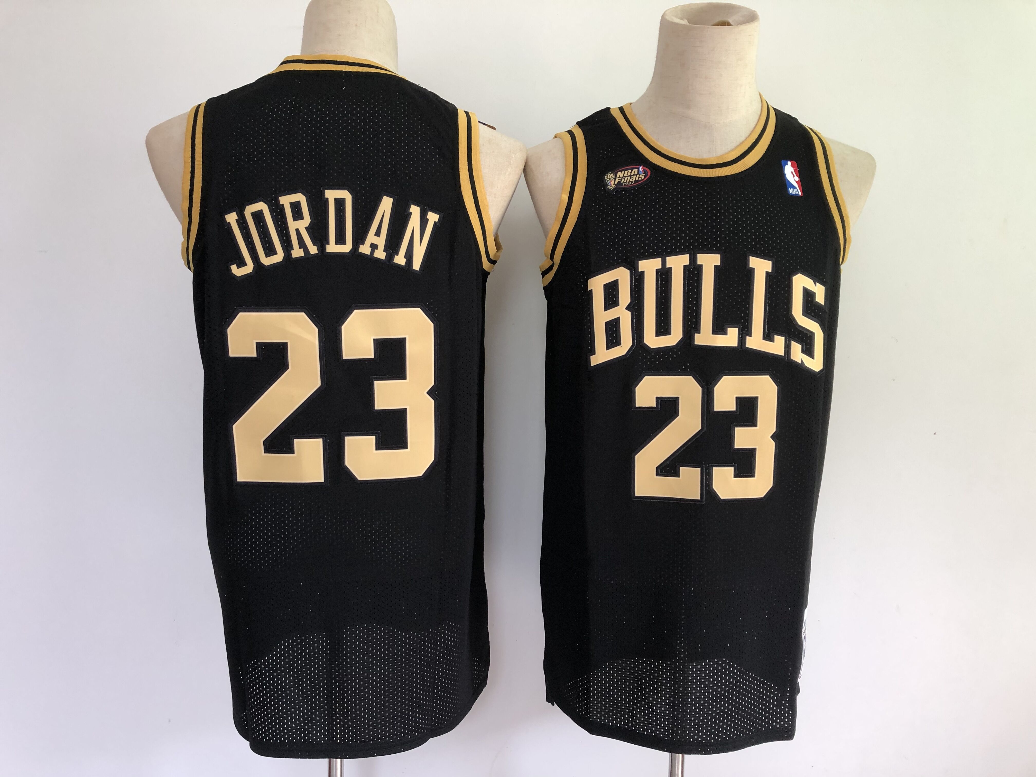 Chicago Bulls 23 Jordan Black gold Throwback 2021 Jersey - Zenithce