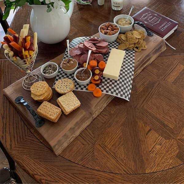 Swaner Hardwood 2 in. x 8 in. to 12 in. x Walnut Live Edge Sawn Board - Zenithce