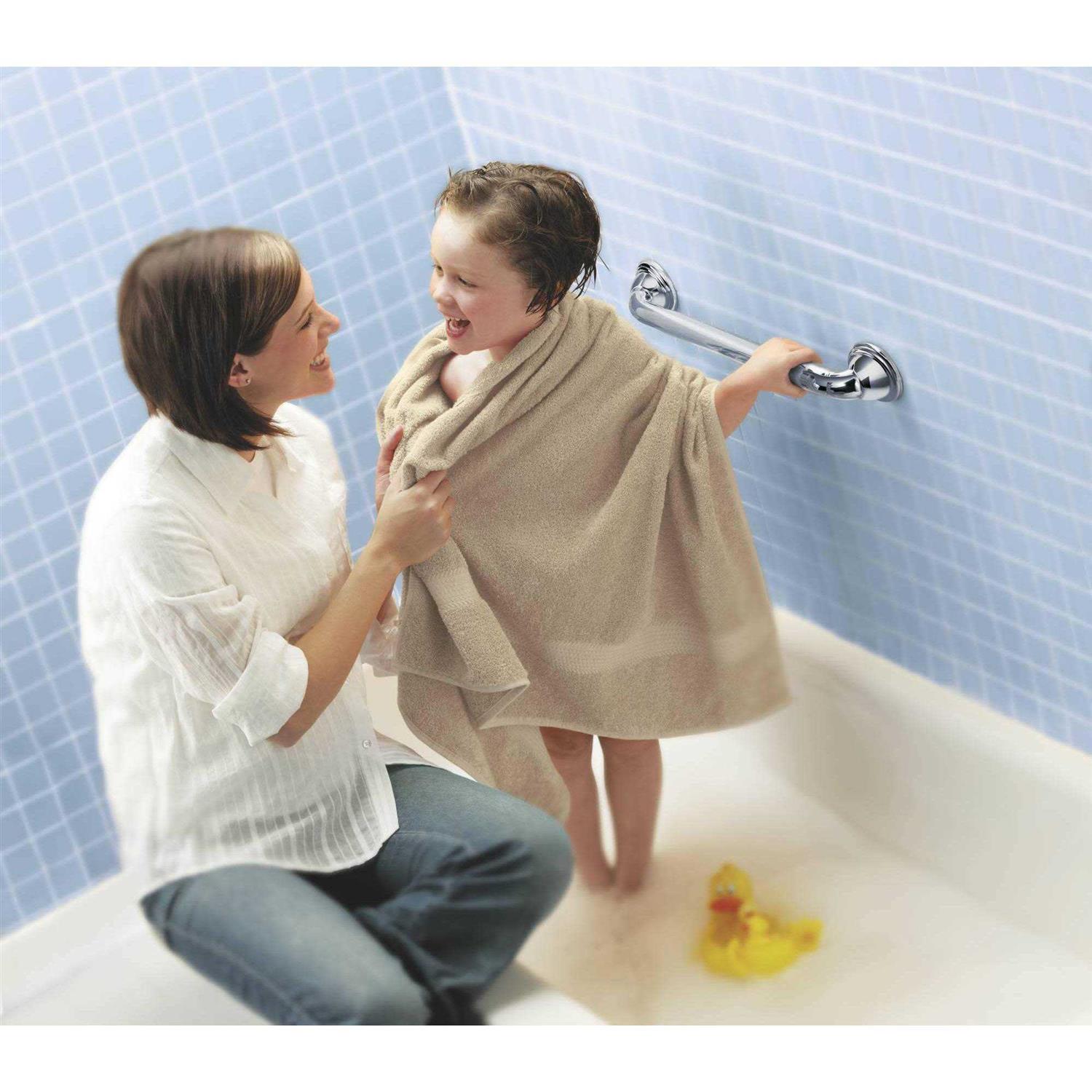 Moen 220C3 Verso GPM Multi Function Shower Head with Hand - Zenithce