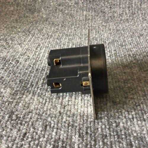 Hubbell HBL8410 Single Receptacle - Zenithce