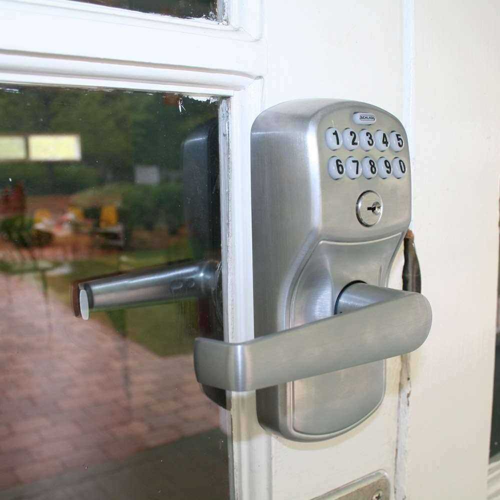 Schlage Keypad Entry with Auto-Lock Accent Lever - Zenithce