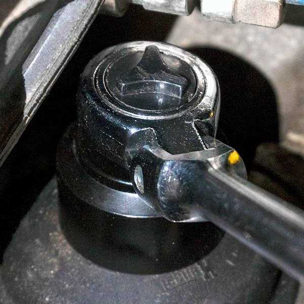 Lisle 13250 Oil Pressure Switch Socket - Zenithce