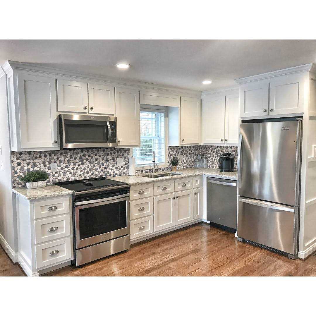 Tile Connection Classic Pebble Tile 11-1/4 in. x 11-1/4 in. x Mesh-Mounted Mosaic Tile - Zenithce