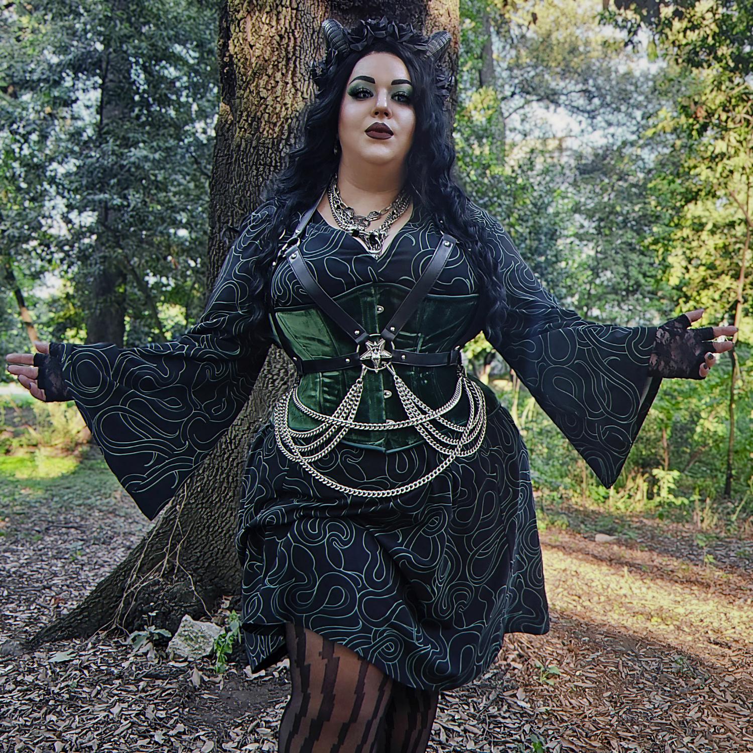 Corra Bell Sleeve Mini Dress - Foliage & Black - Zenithce