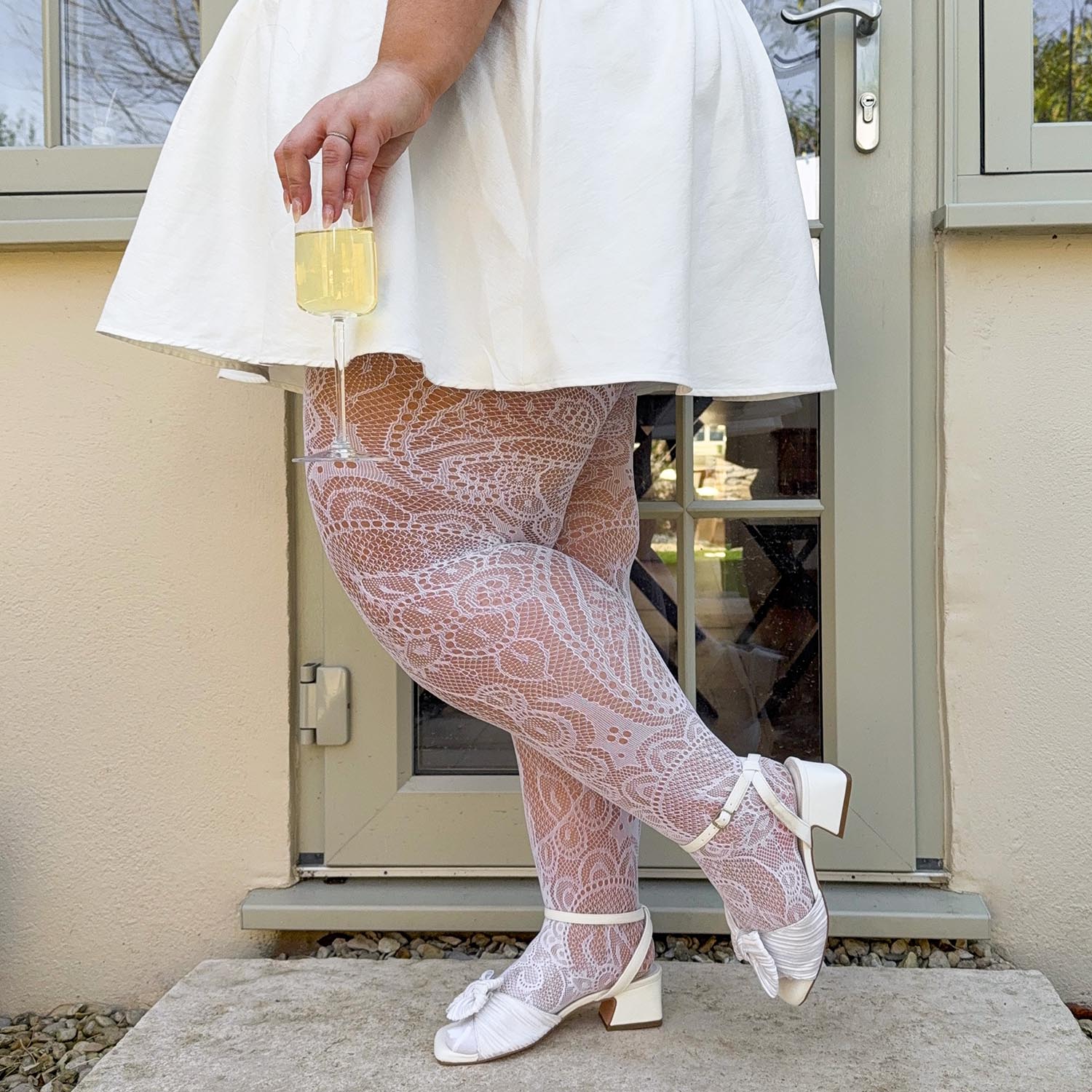 Botanical Fishnets - White - Zenithce