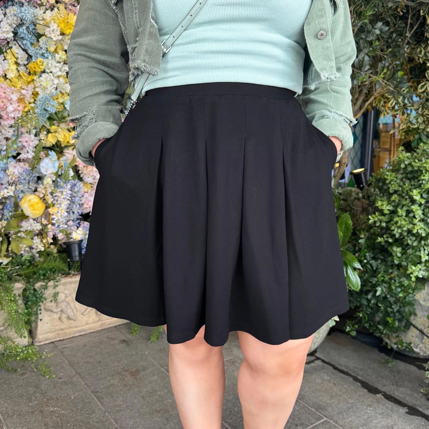 Petal Pleated Skirt - Black - Zenithce