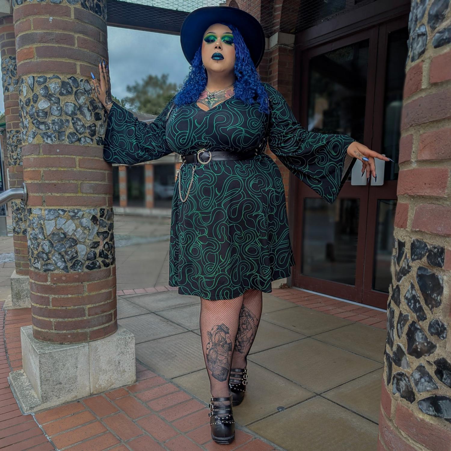 Corra Bell Sleeve Mini Dress - Foliage & Black - Zenithce