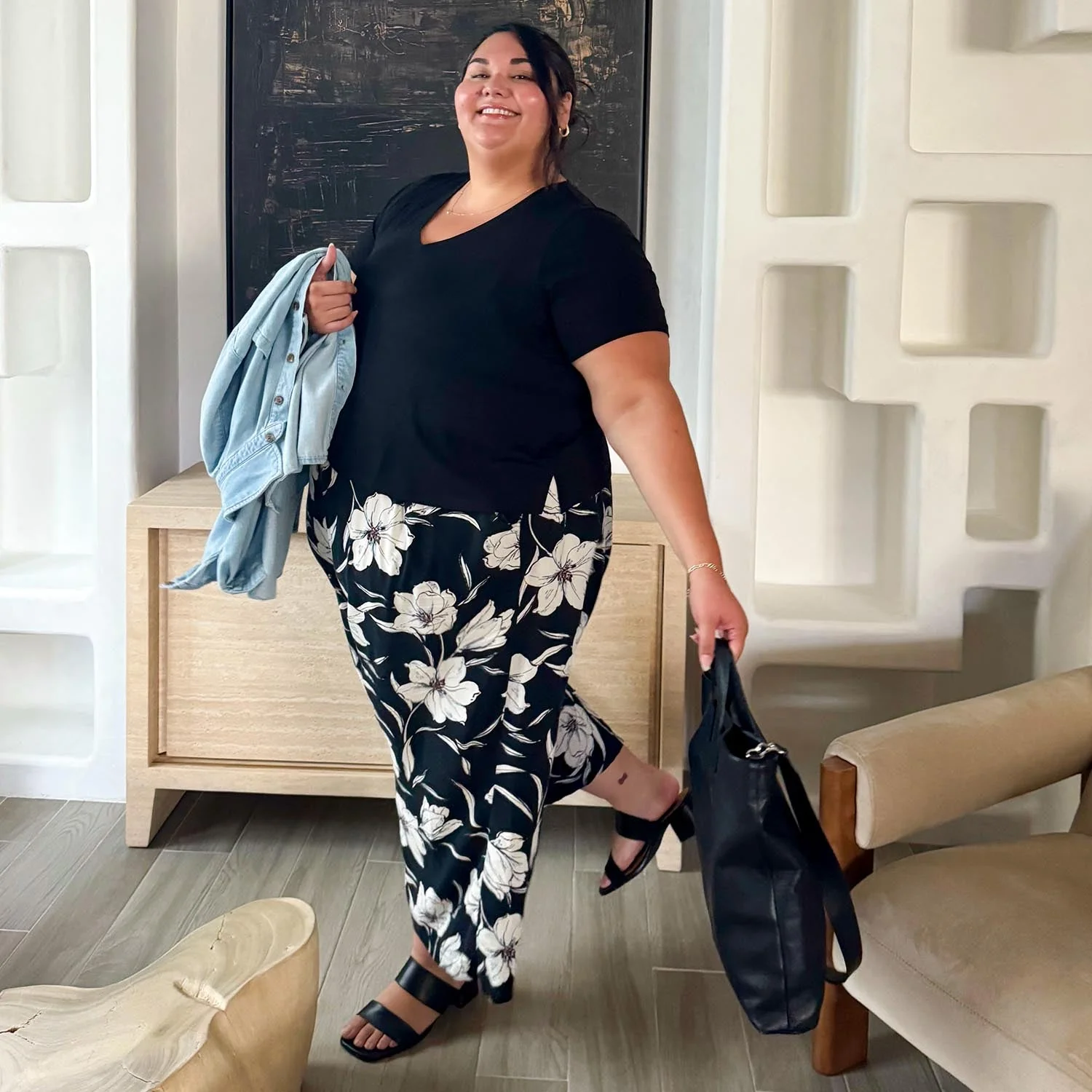 Lightweight V-Neck Tee - Black - Zenithce