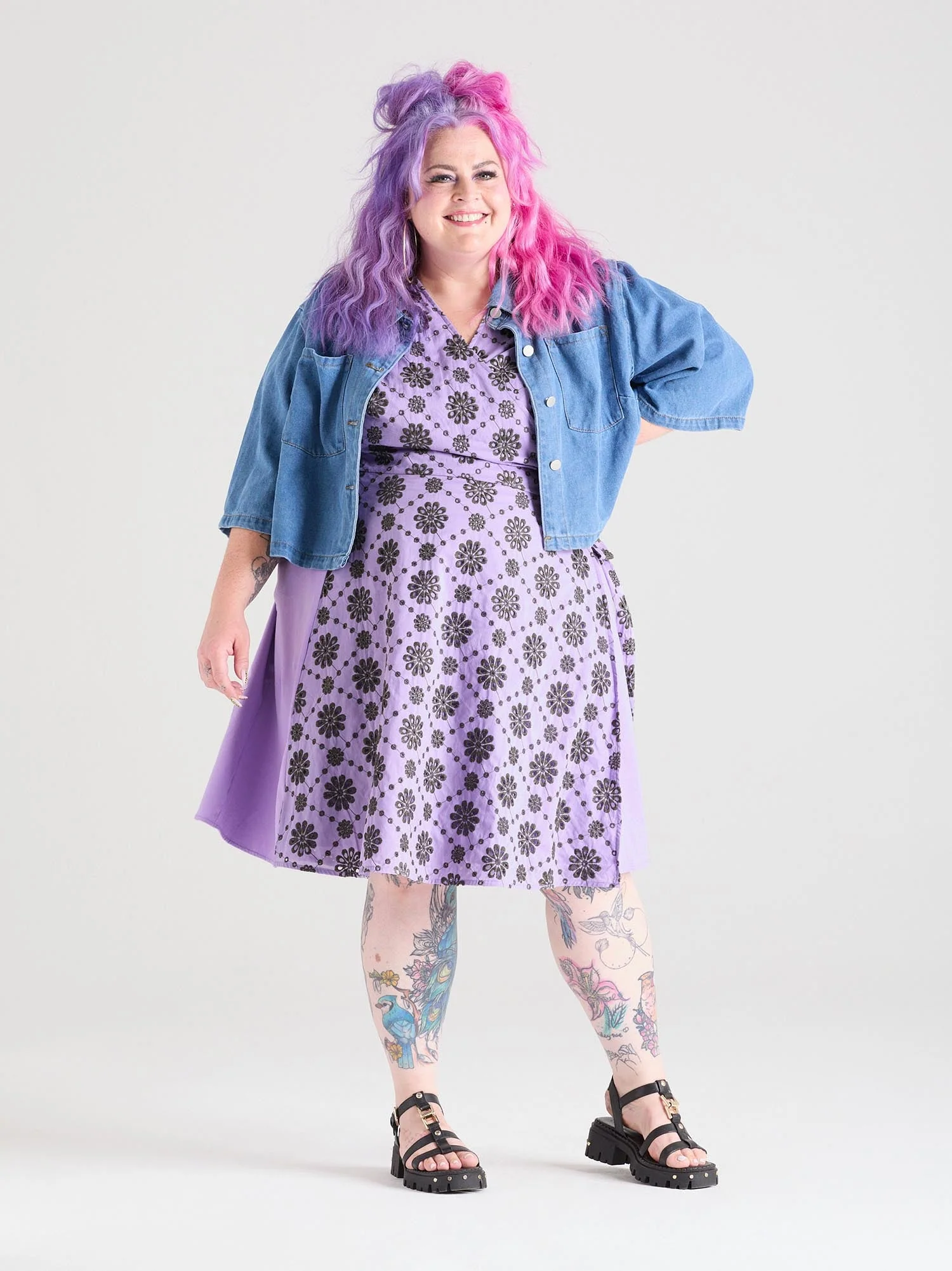 Broderie Anglaise Wrap Dress - Cassis de Violet - Zenithce