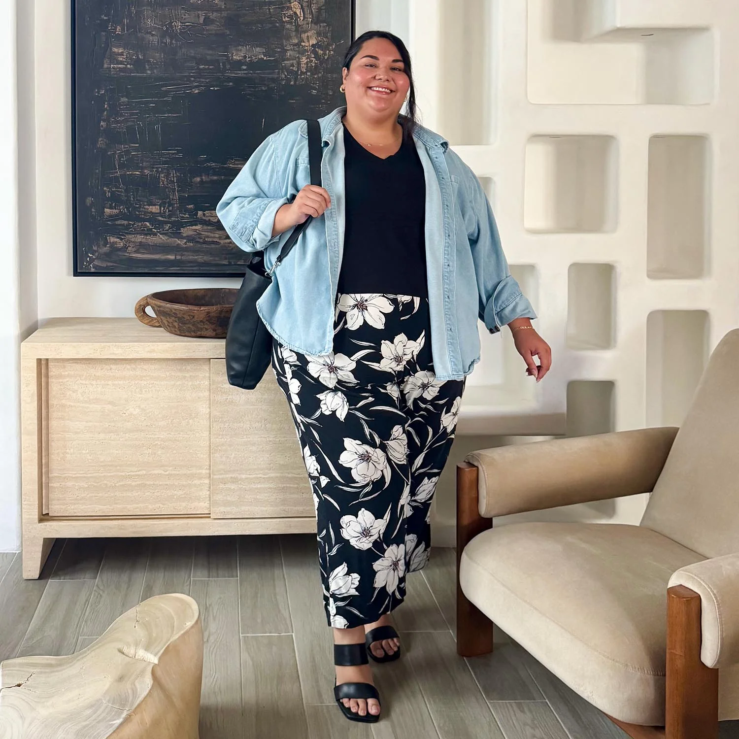 Lightweight V-Neck Tee - Black - Zenithce