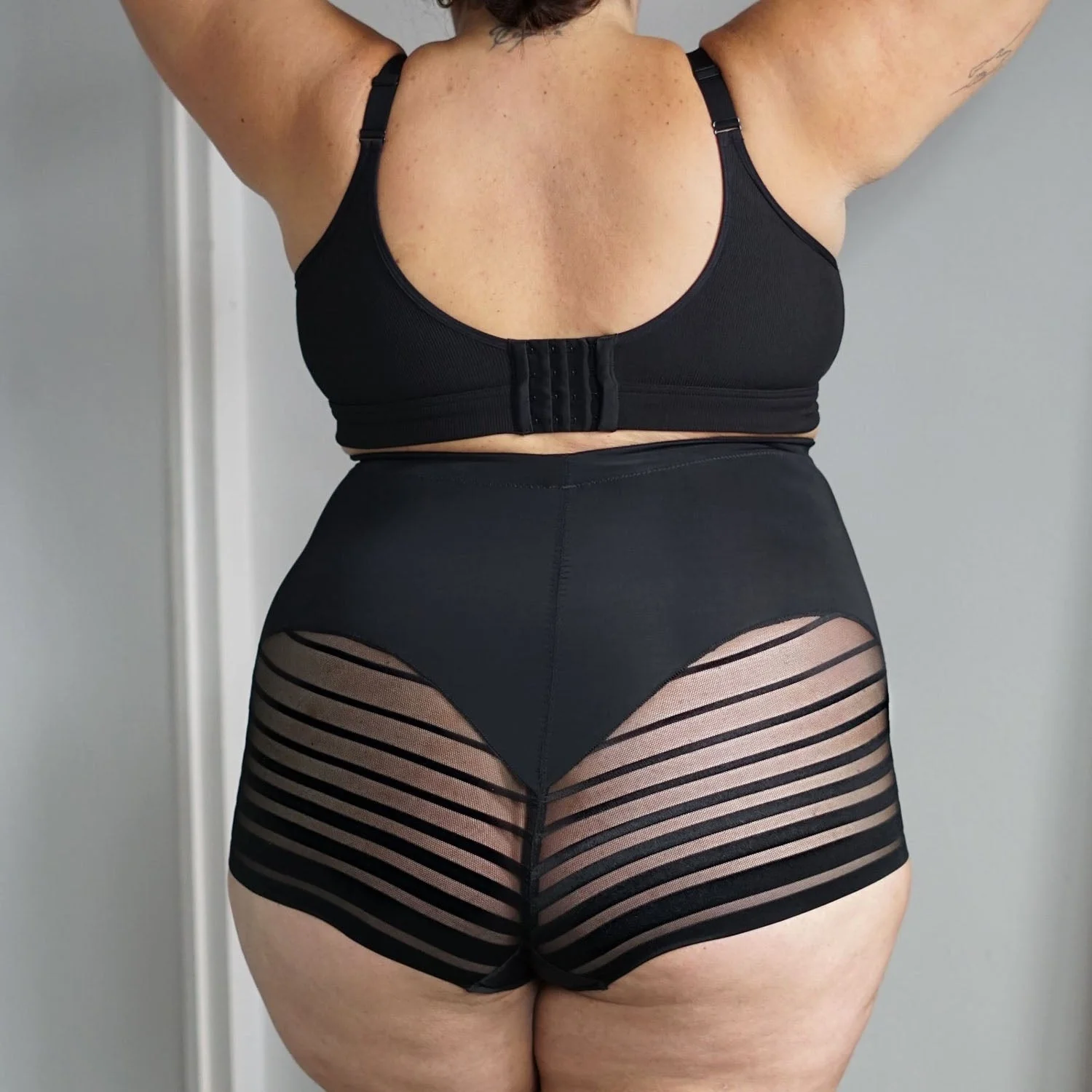 Smoothwear Super High Waist Knickers - Black - Zenithce