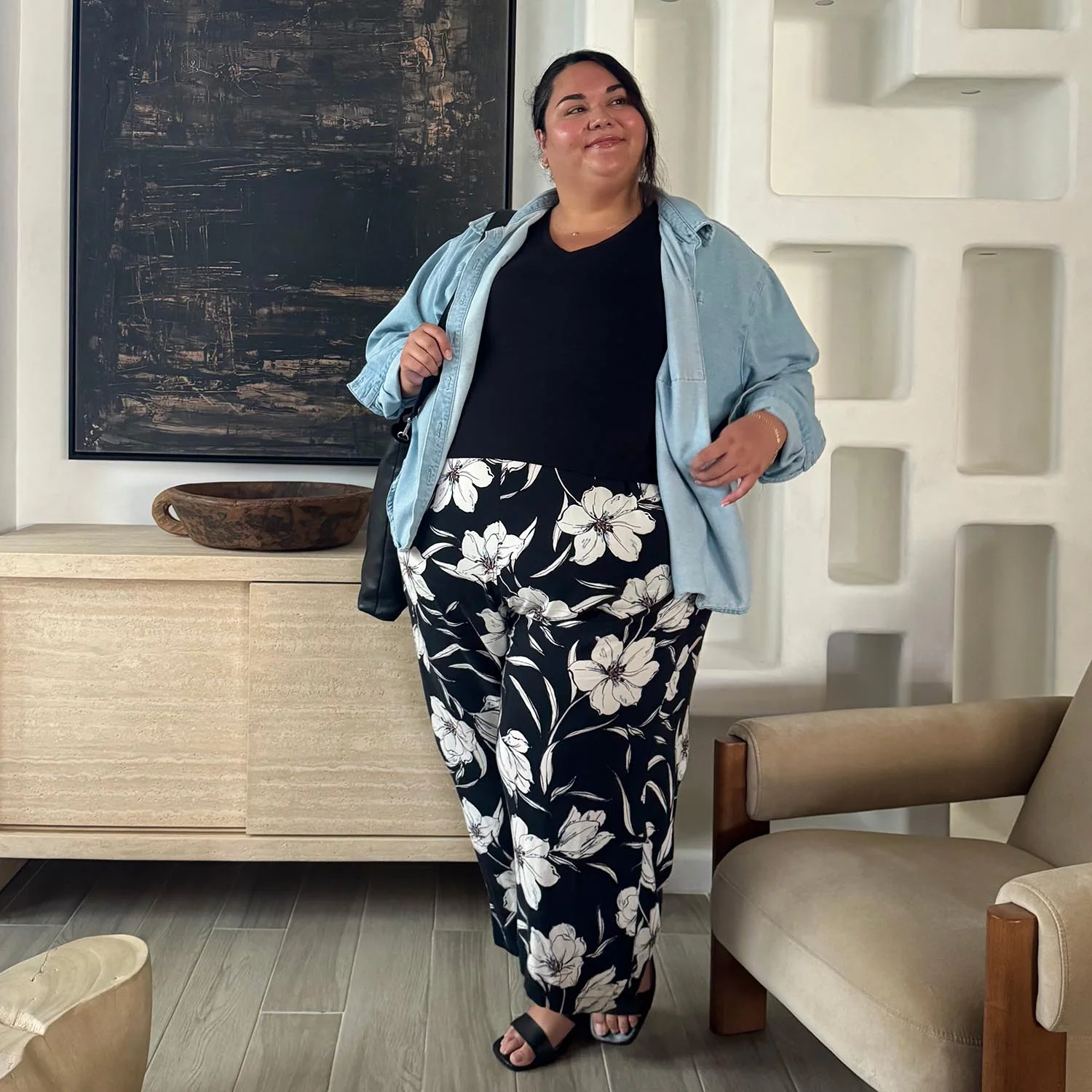 Lightweight V-Neck Tee - Black - Zenithce