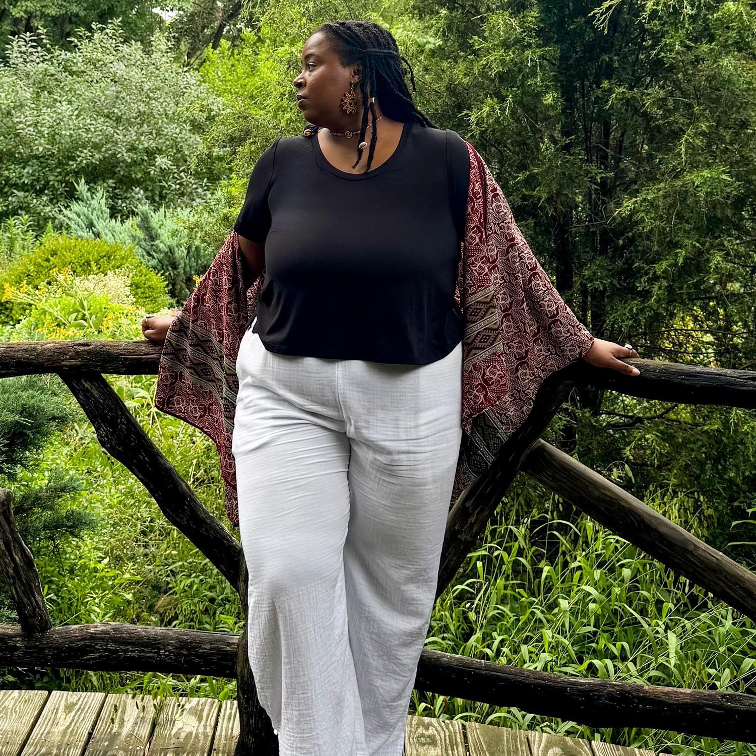 Lightweight Scoop Neck Tee - Black - Zenithce