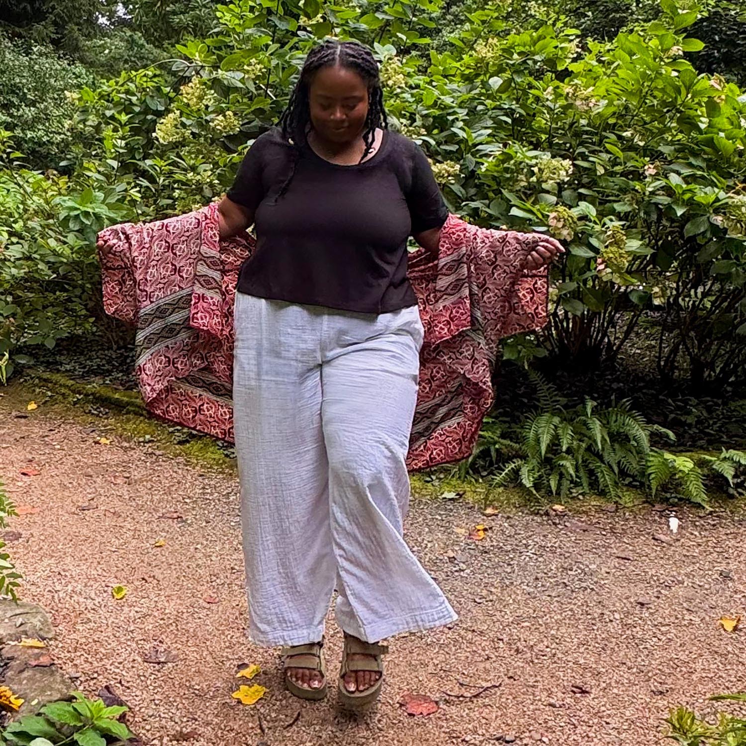 Lightweight Scoop Neck Tee - Black - Zenithce