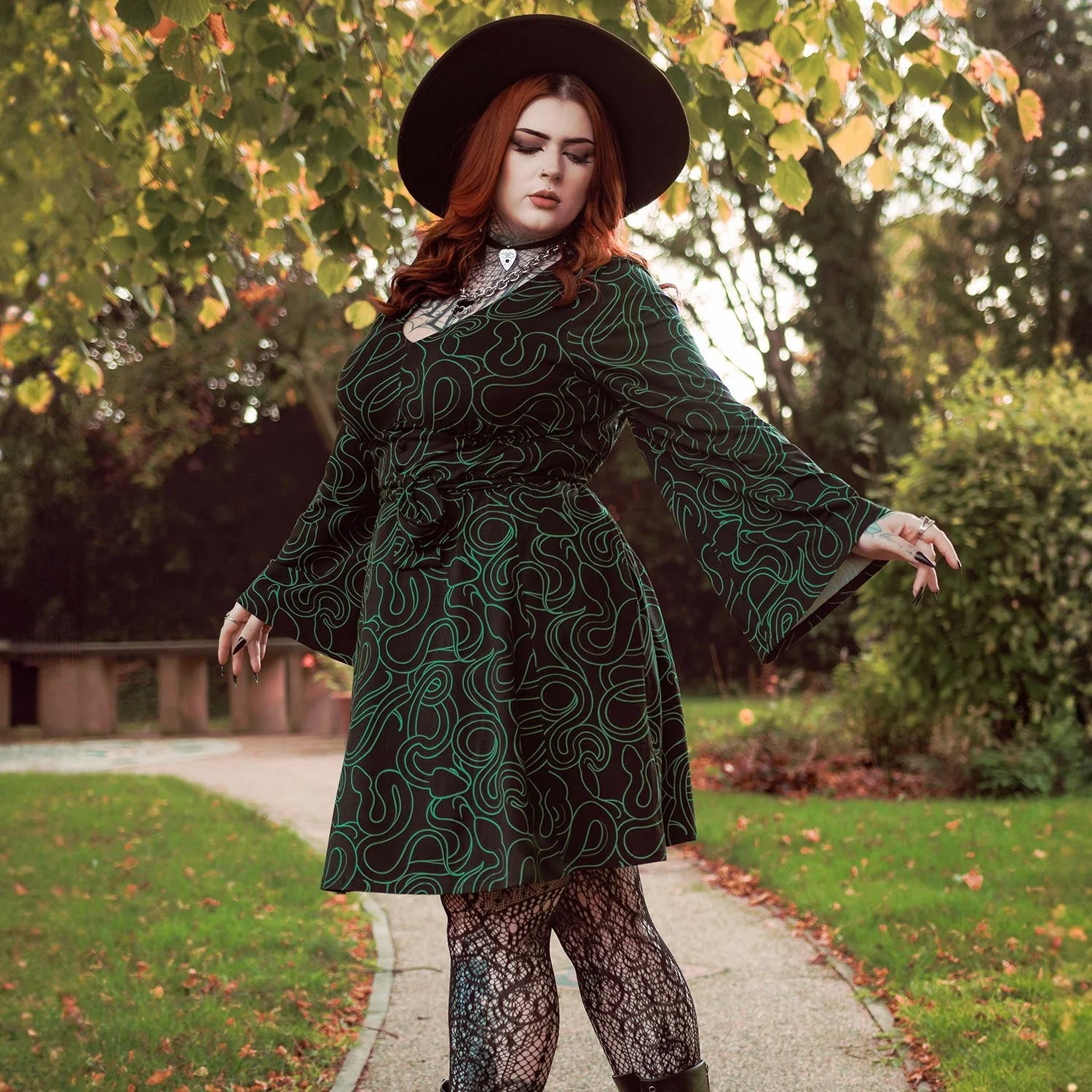 Corra Bell Sleeve Mini Dress - Foliage & Black - Zenithce