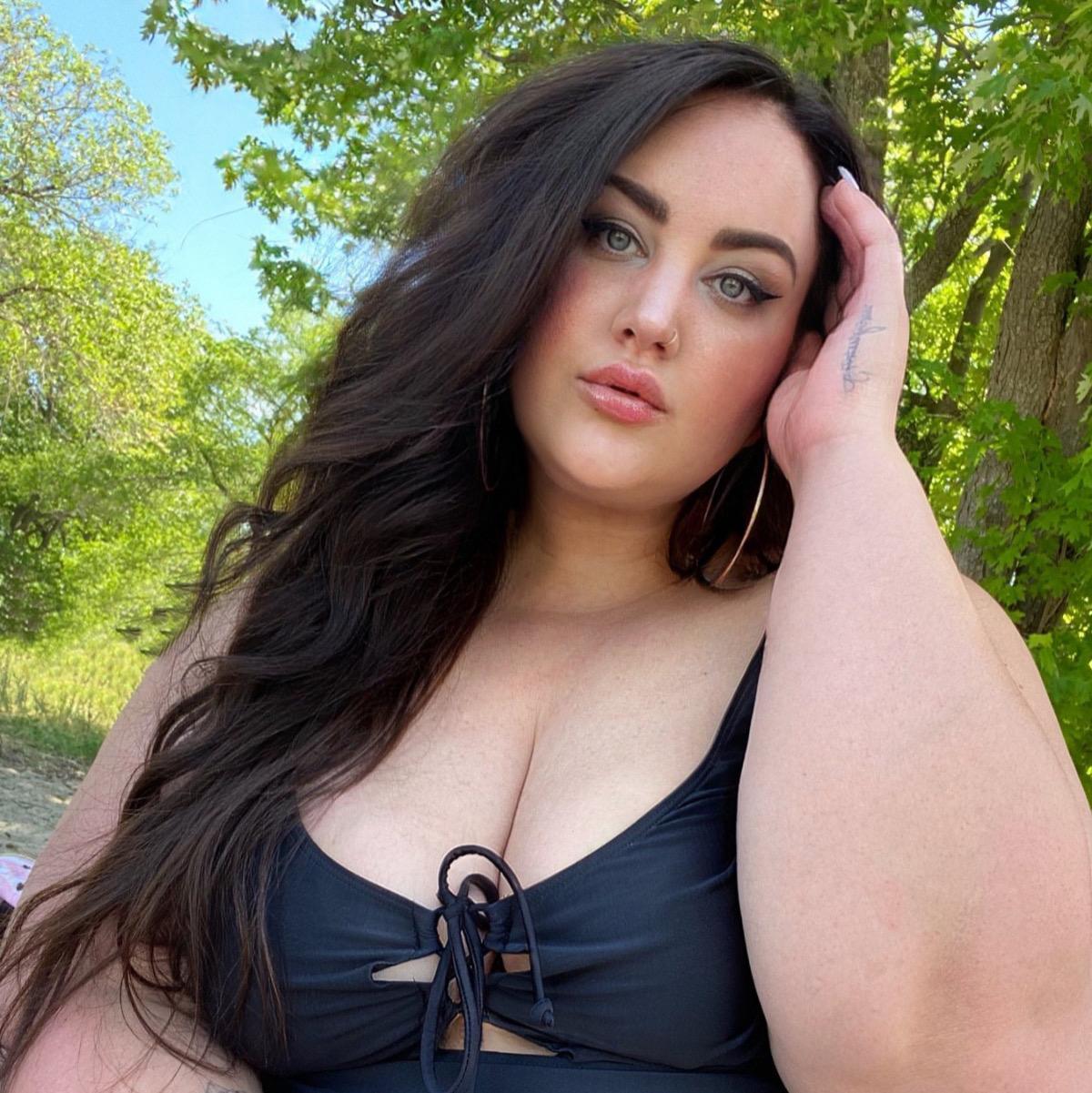 Babe with the Power Swimsuit - Zenithce