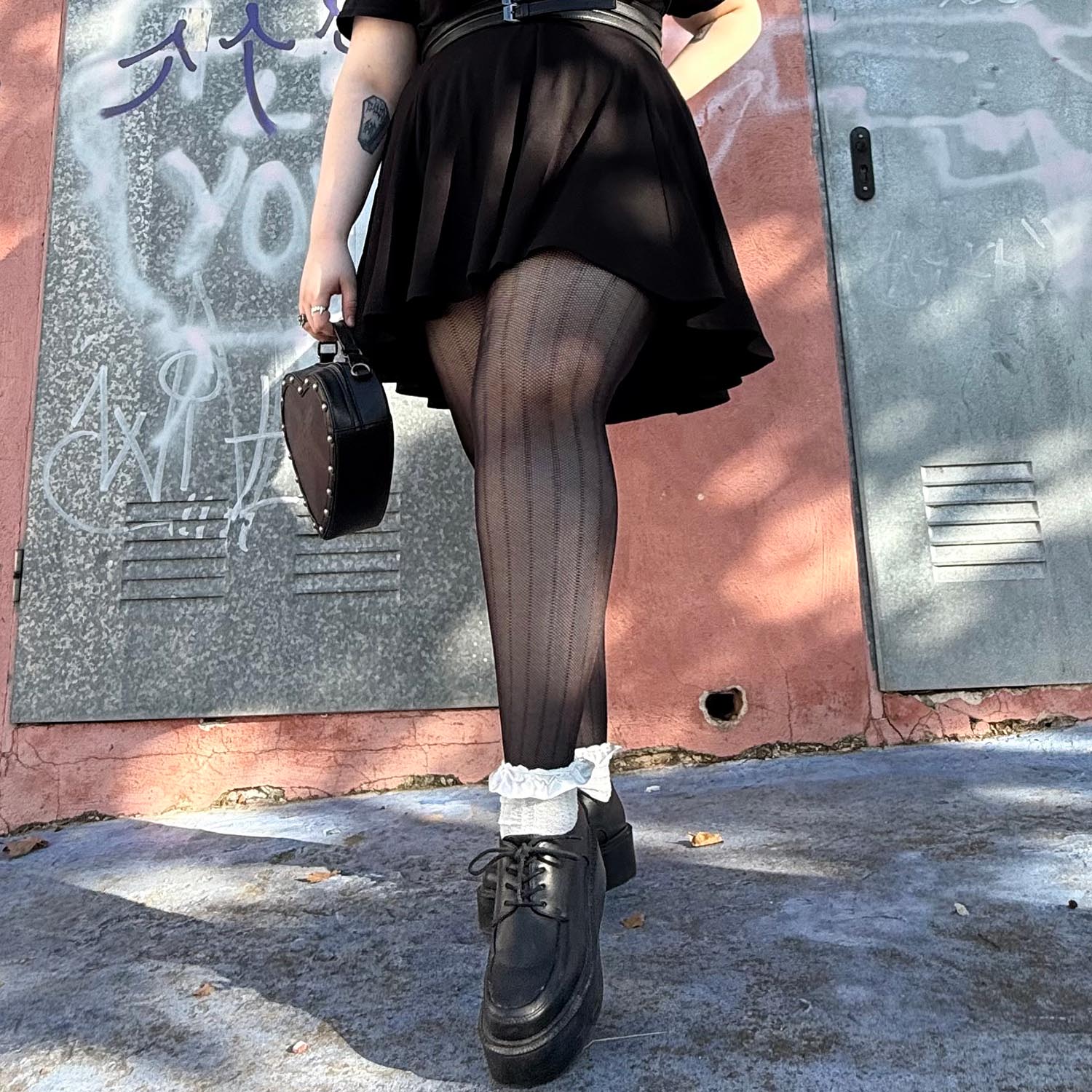 It's a Fine Line Fishies - Black - Zenithce