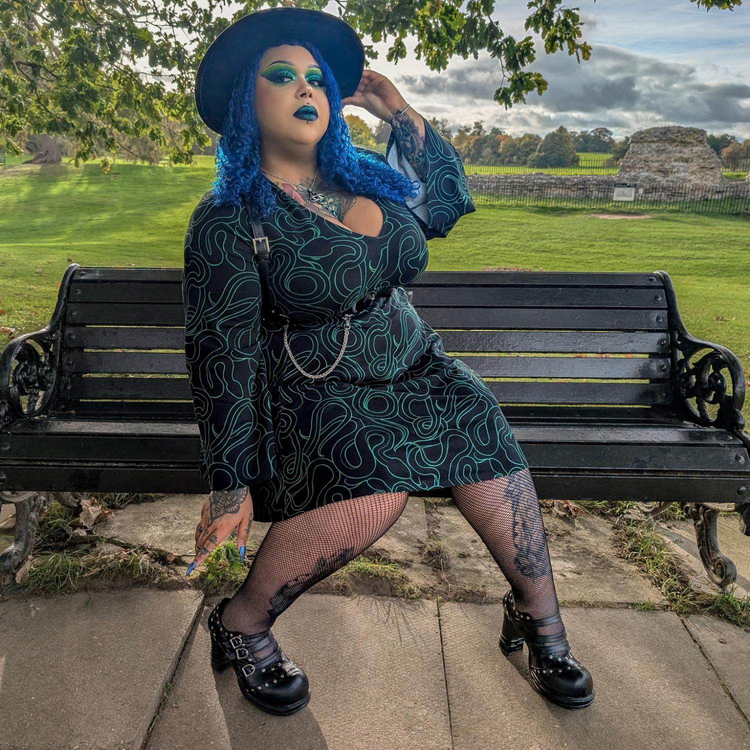 Corra Bell Sleeve Mini Dress - Foliage & Black - Zenithce