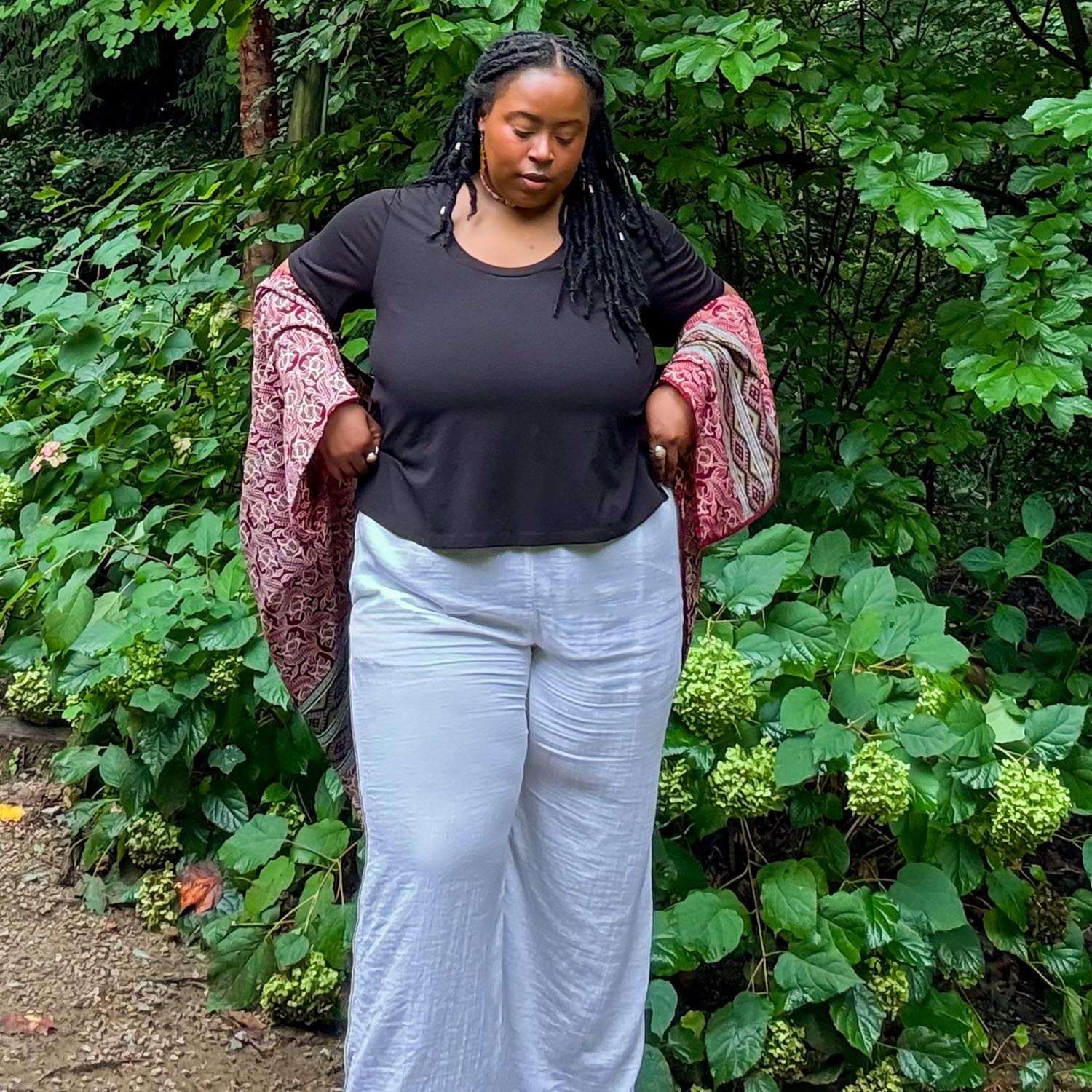 Lightweight Scoop Neck Tee - Black - Zenithce