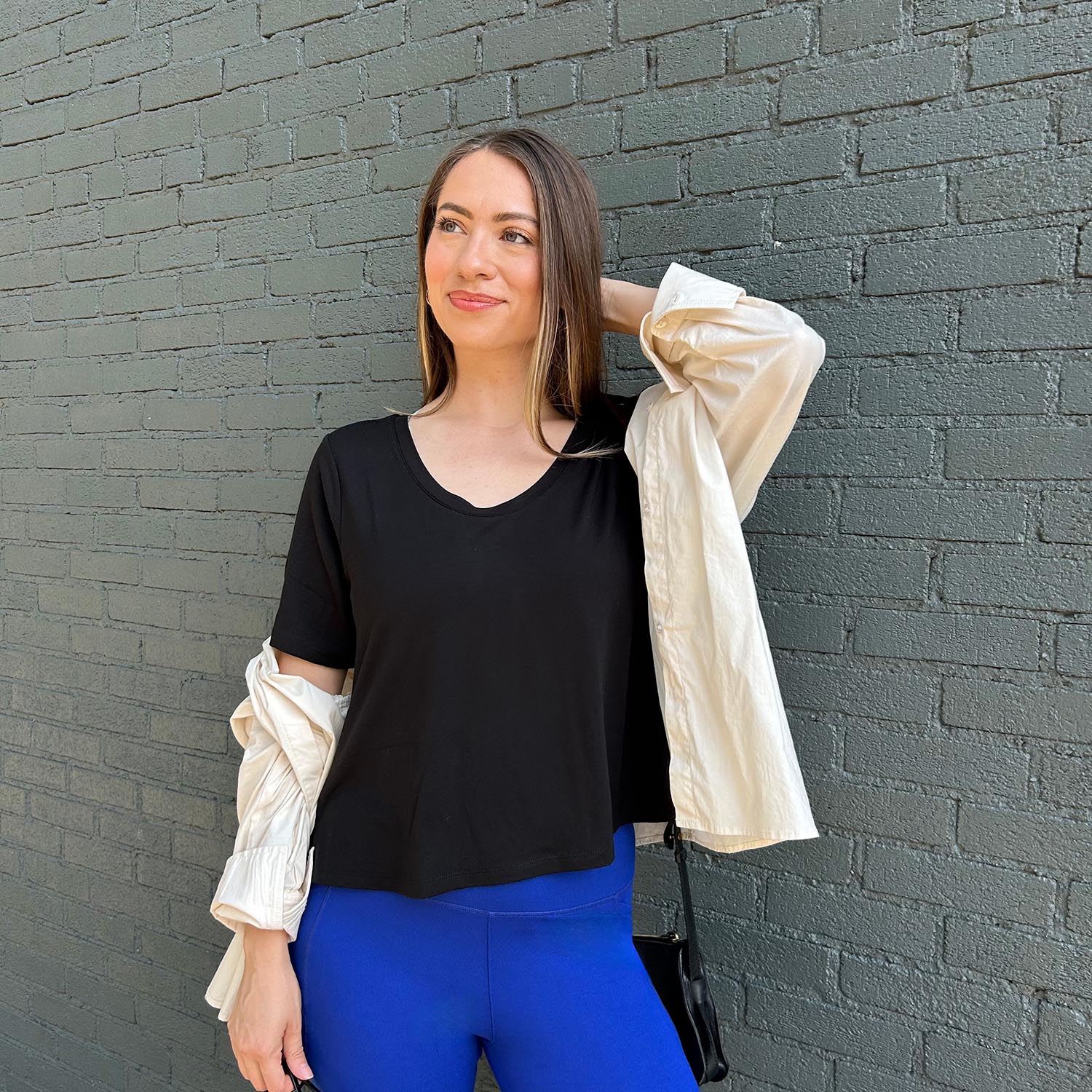 Lightweight Scoop Neck Tee - Black - Zenithce