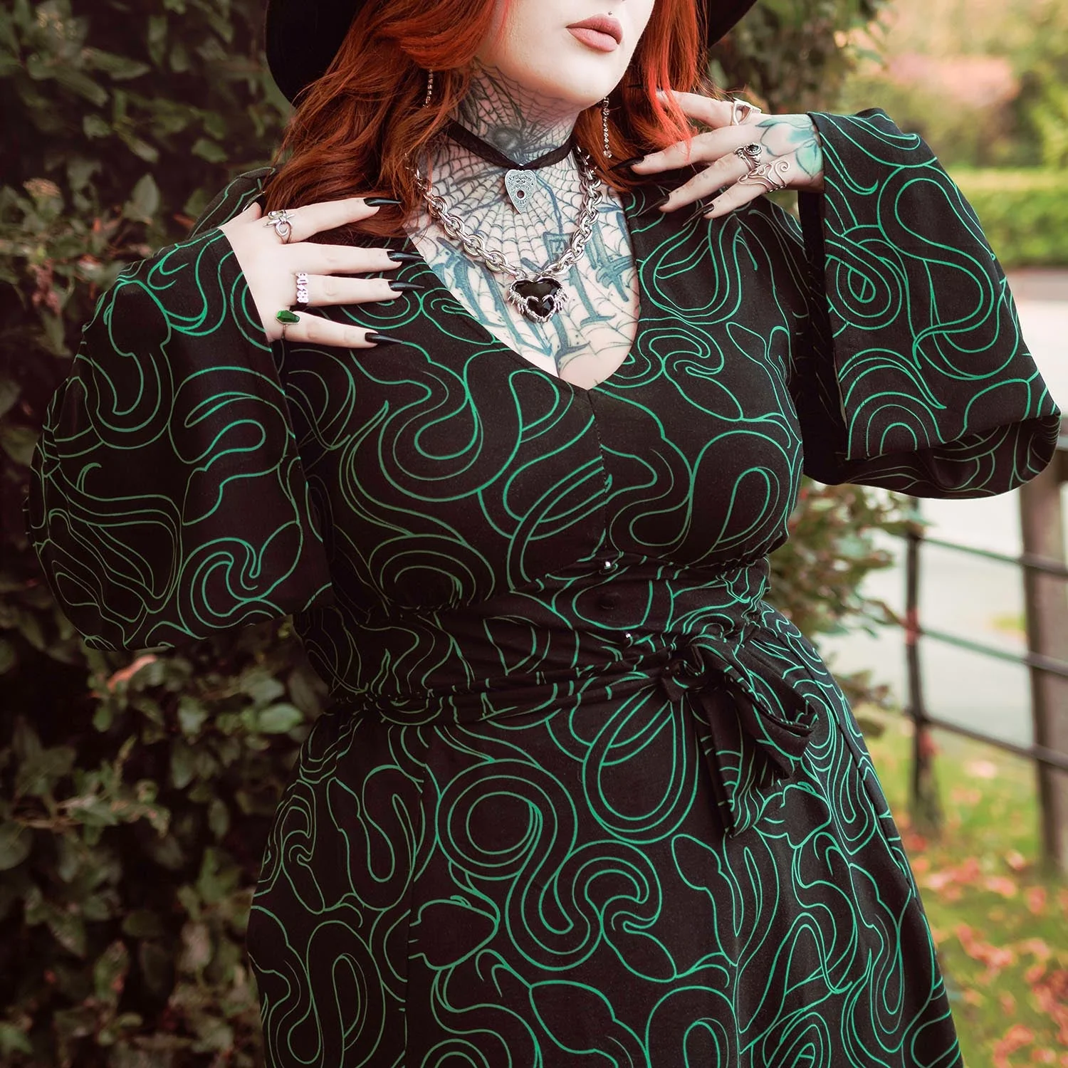 Corra Bell Sleeve Mini Dress - Foliage & Black - Zenithce