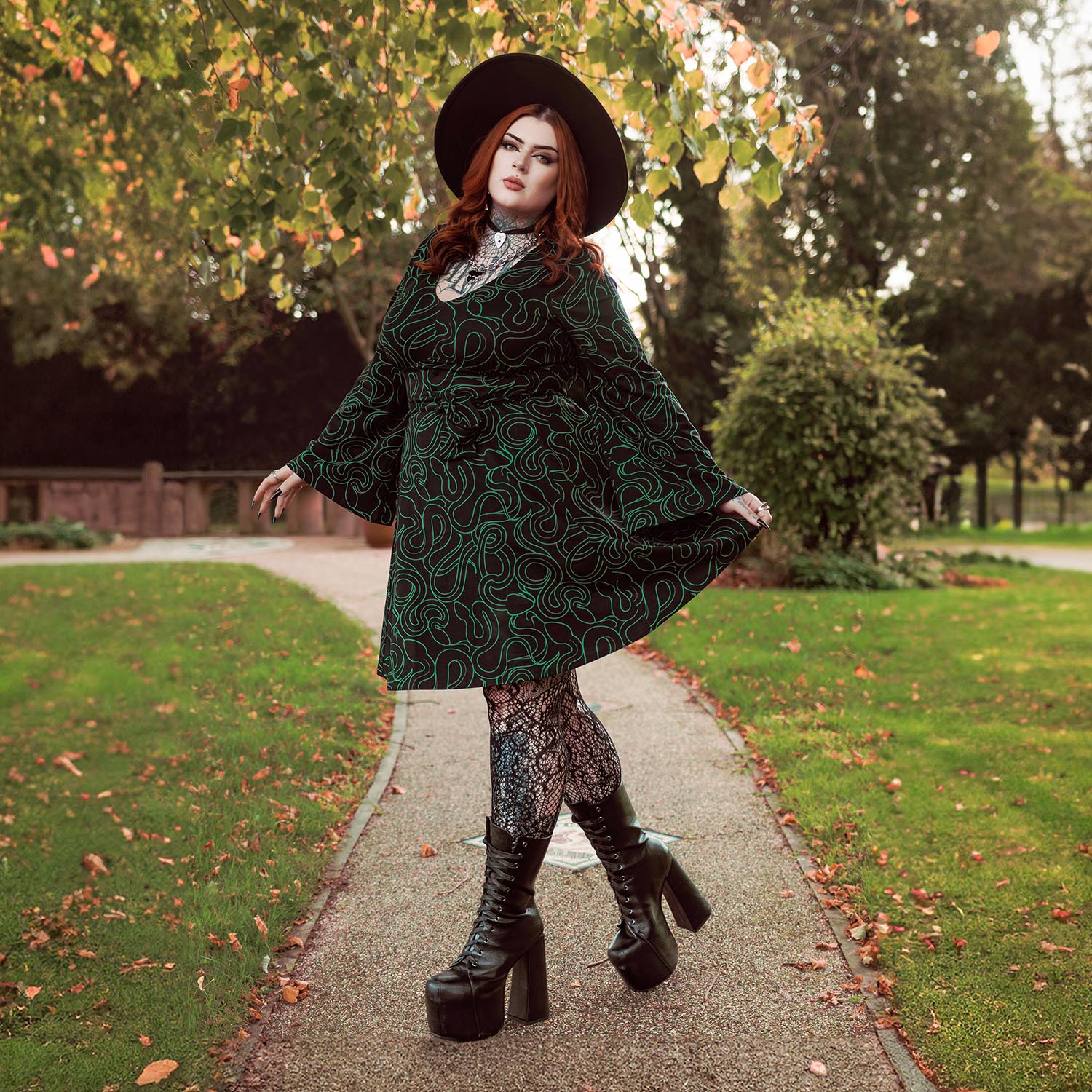 Corra Bell Sleeve Mini Dress - Foliage & Black - Zenithce