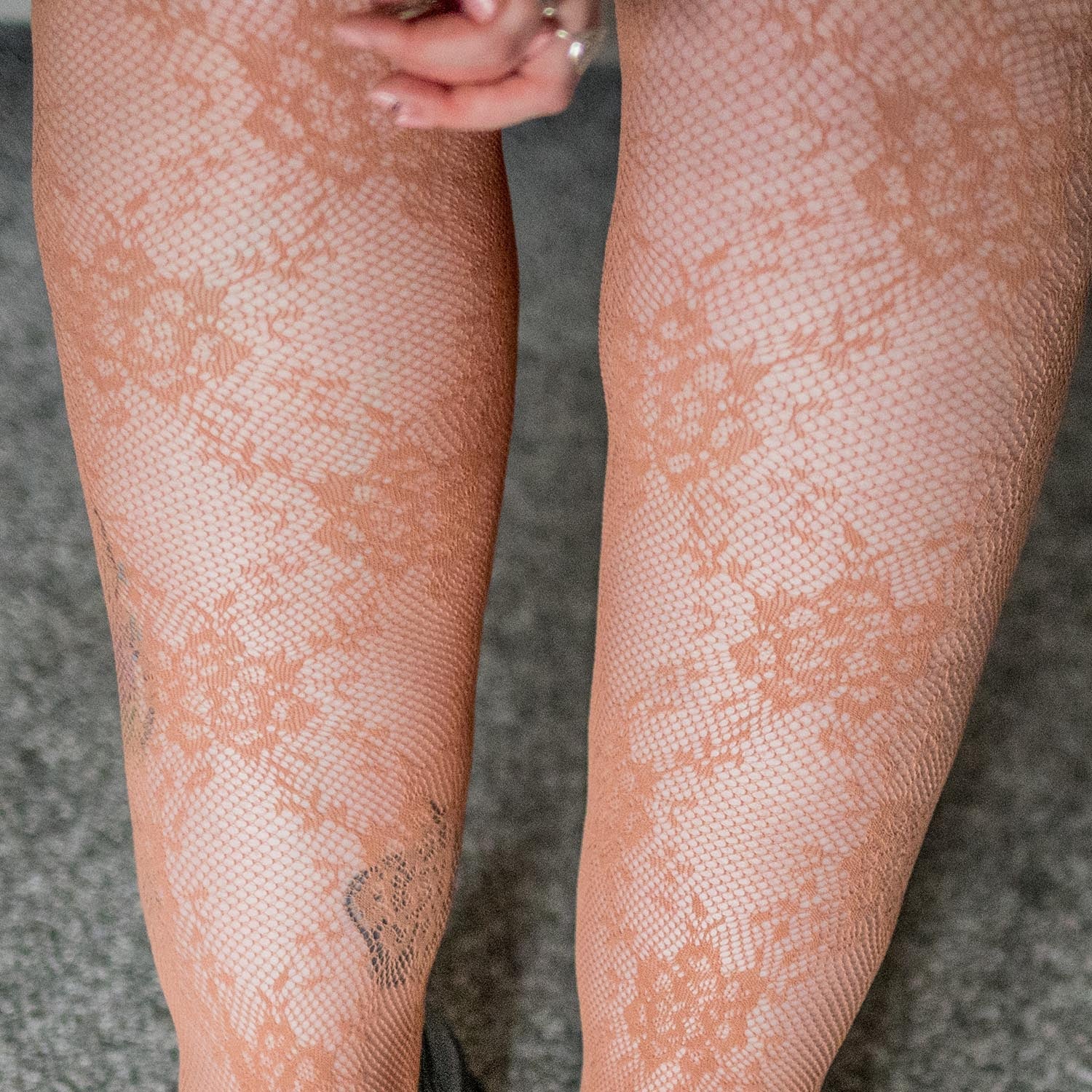 Hot Patootie Fishnets - Mocha Mousse - Zenithce