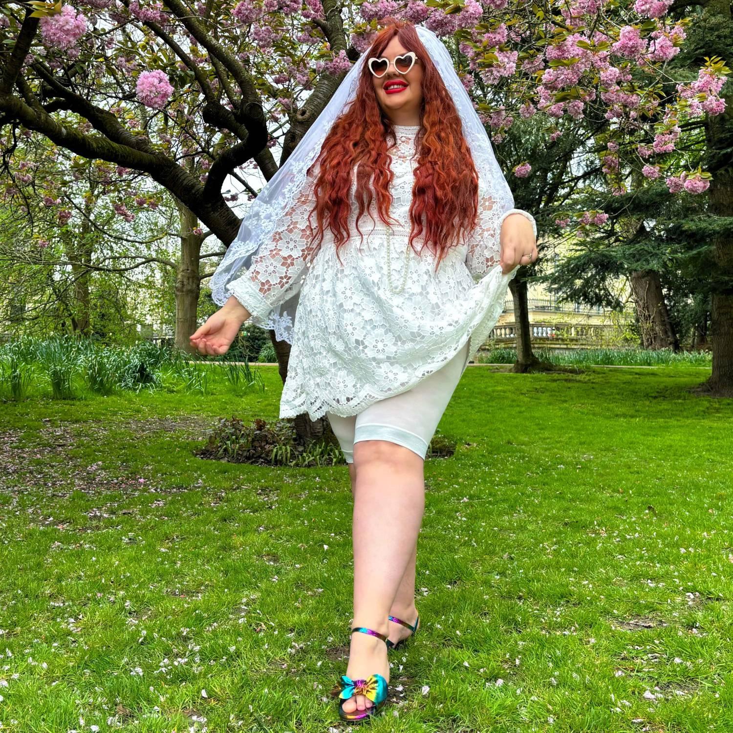 Stay Cool Chub Rub Lurex Shorts - White - Zenithce