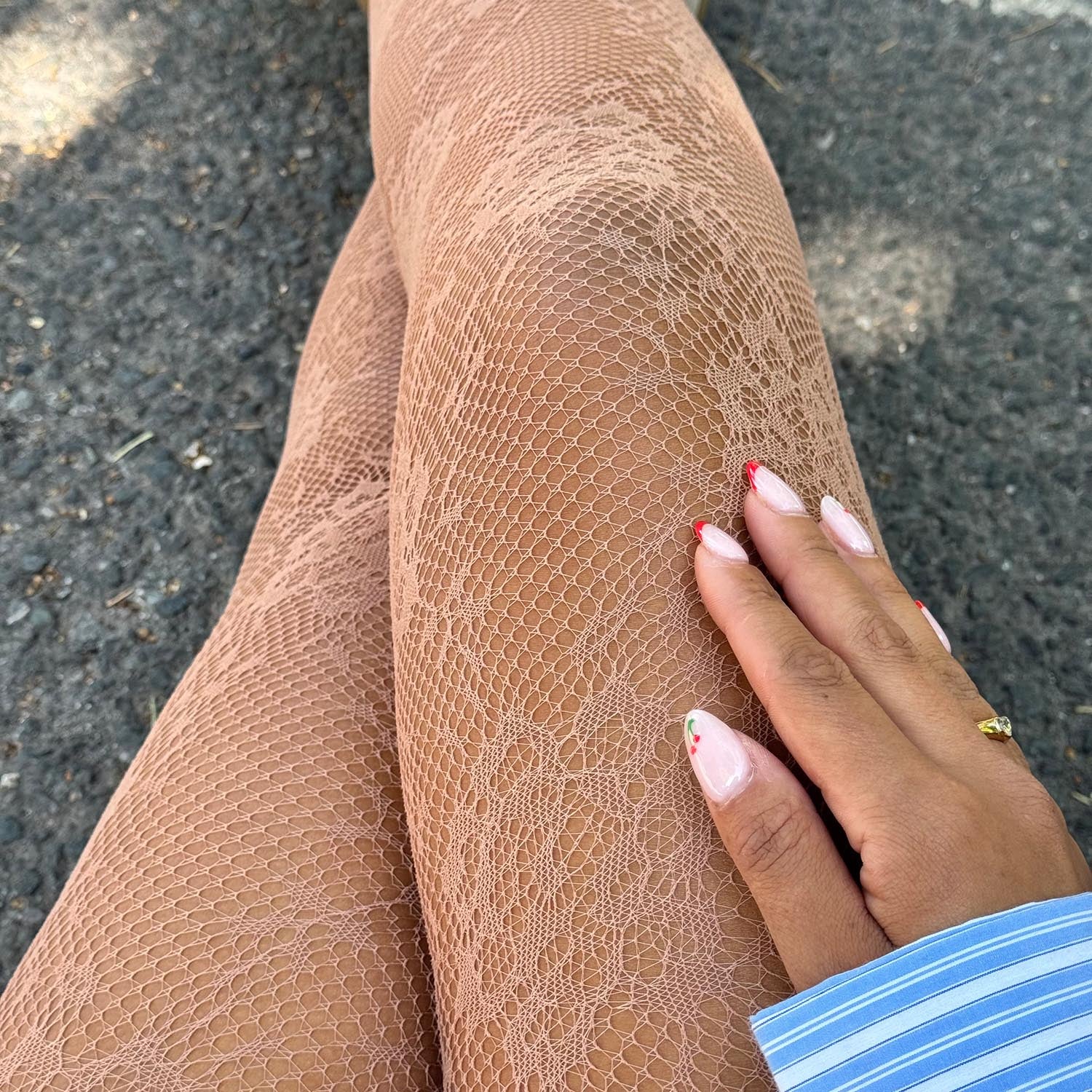 Hot Patootie Fishnets - Mocha Mousse - Zenithce