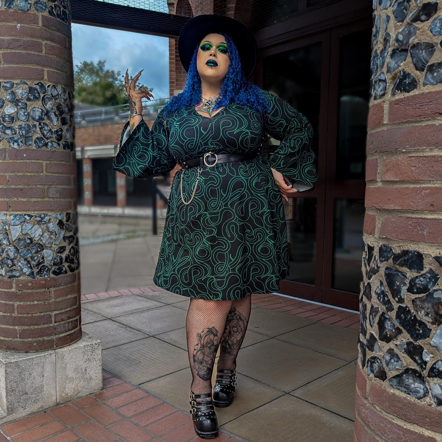 Corra Bell Sleeve Mini Dress - Foliage & Black - Zenithce